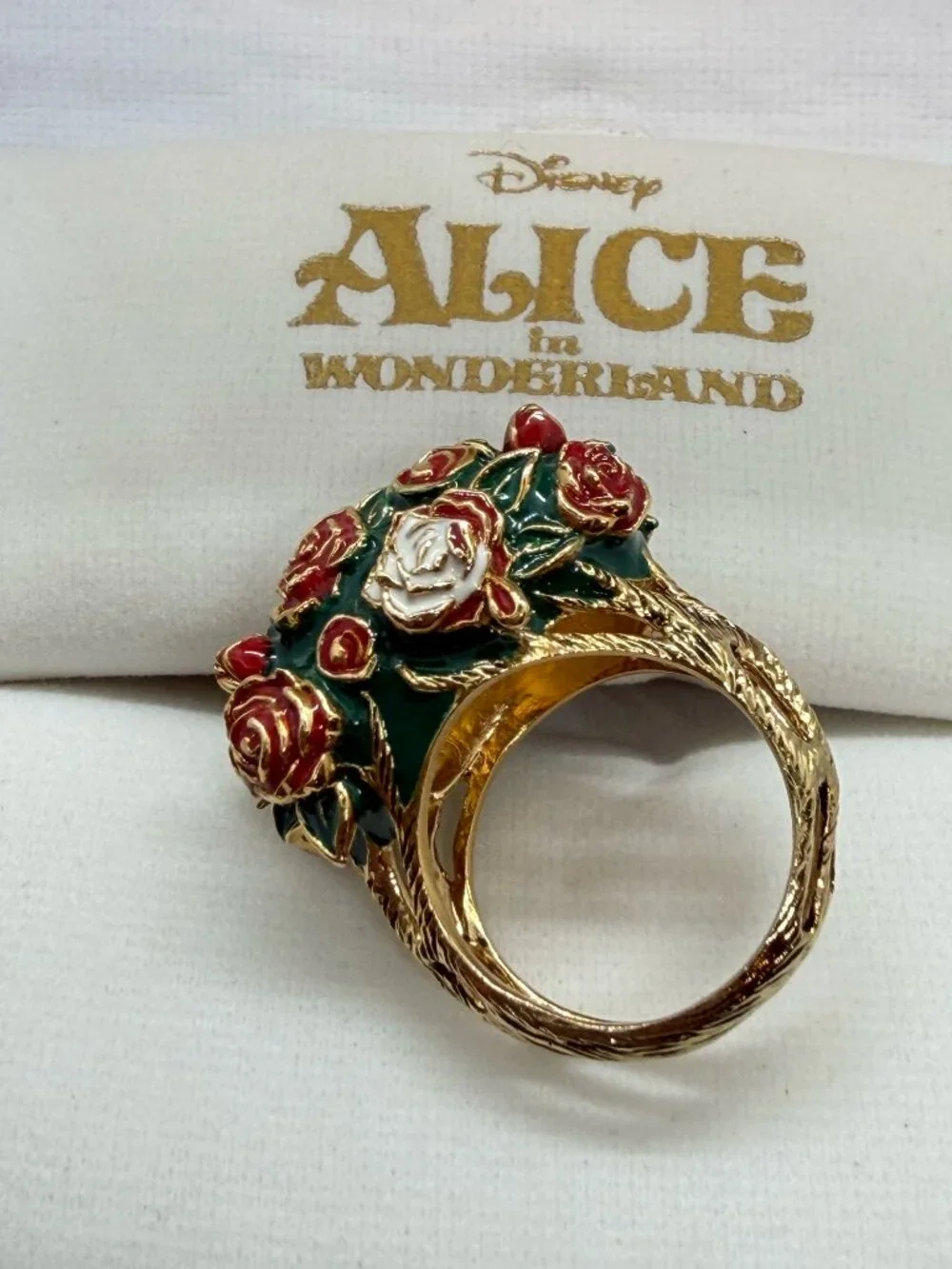 Rocklove Disney Alice in Wonderland Painting the Roses Red Ring 7